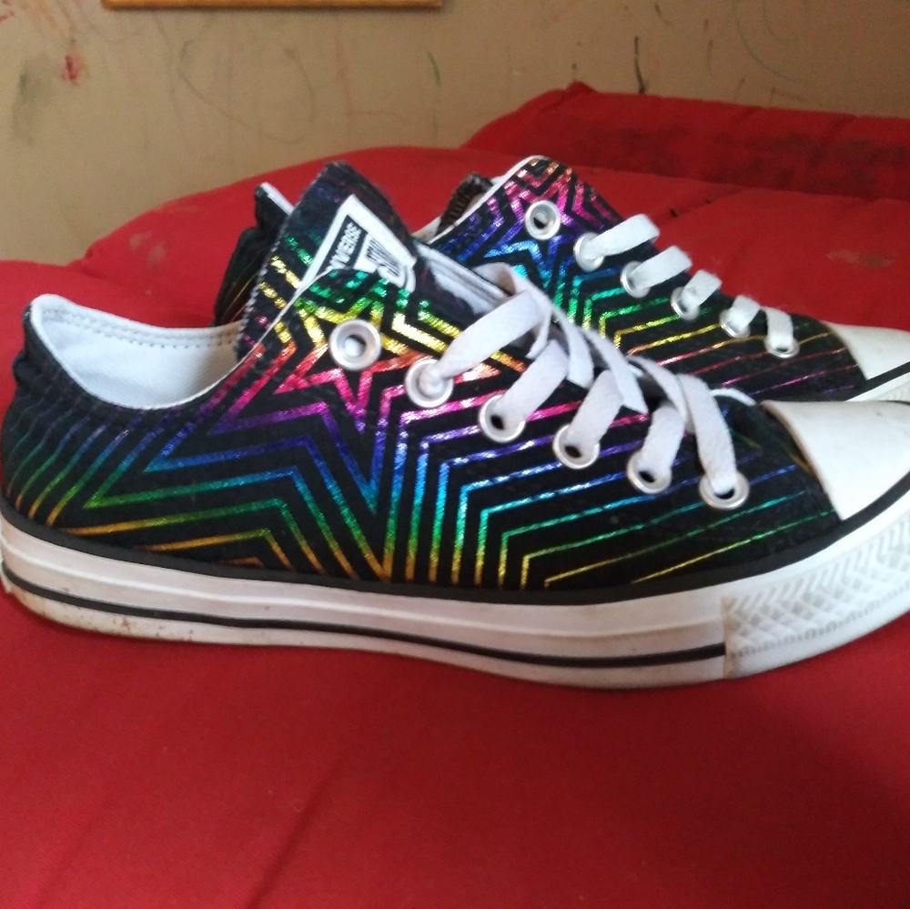 Converse size 7